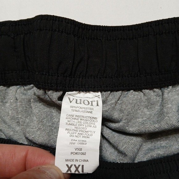 Vuori Kore Black Gray Camo Shorts 7" Inseam Mens 2XL lined Performance V302 - Picture 5 of 12